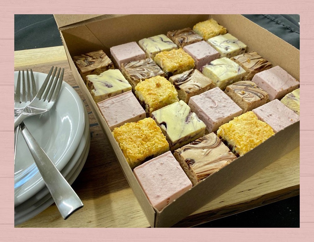 25pc Dessert Squares Box 