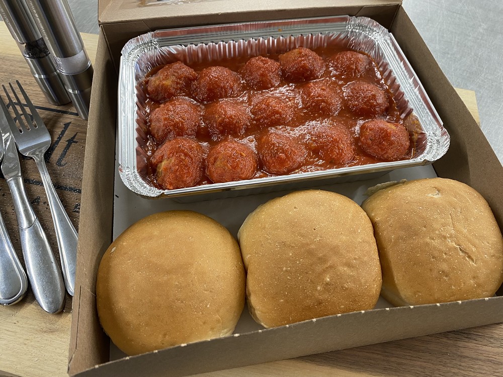 15 Meatballs & Tomato Sauce Box